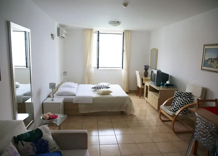 Отель Tamarix 4*